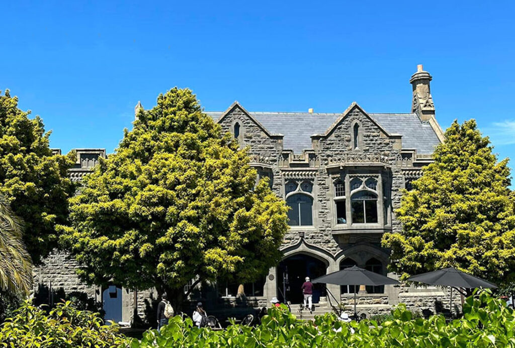 Cashmere Hill Side Building